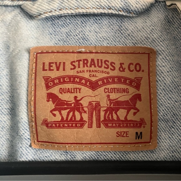 Levi's Ex-boyfriend Trucker Denim Jacket - Picture 3 of 8